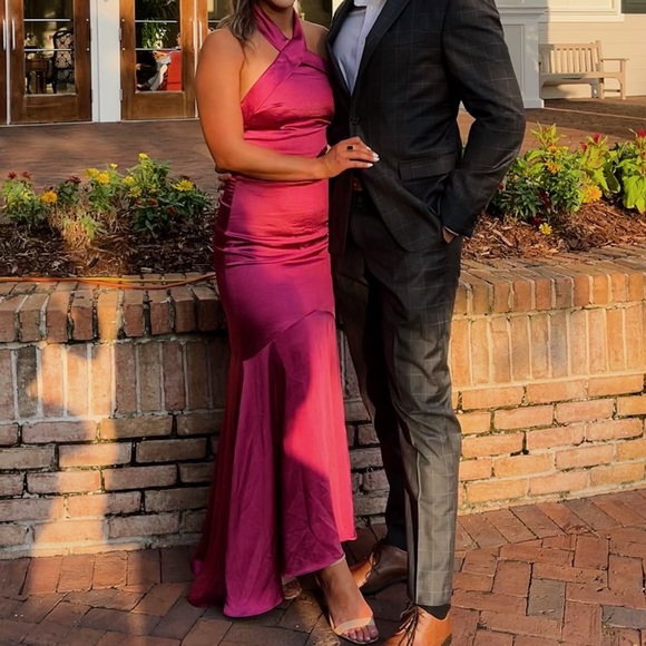 Elliatt - Angie Cross-Neck Satin Gown- Small - Picture 1 of 4